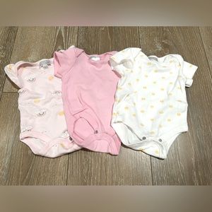 Tres Beau et Belle Onesies 0-3 Months